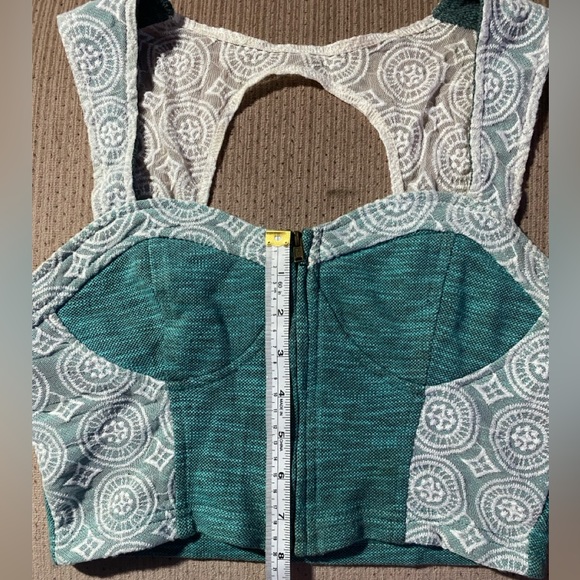 Over layer Bralette Size Medium - Picture 7 of 8